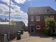 Main Photo of a 4 bedroom  Semi Detached House to rent