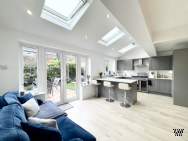 Main Photo of a 4 bedroom  Detached House for sale
