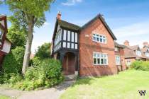 Main Photo of a 4 bedroom  Semi Detached House for sale