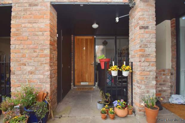 Main Photo