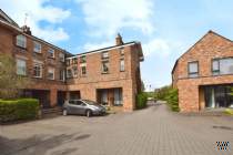 Main Photo of a 4 bedroom  House for sale