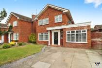 Main Photo of a 4 bedroom  Detached House for sale