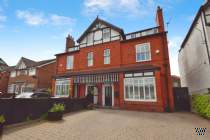 Main Photo of a 5 bedroom  Semi Detached House for sale
