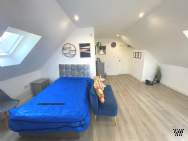Main Photo of a House Share to rent