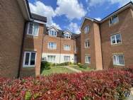 Main Photo of a 2 bedroom  Flat to rent