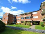 Main Photo of a 2 bedroom  Flat to rent