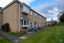 Main Photo of a 1 bedroom  Apartment for sale