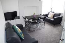 Main Photo of a 4 bedroom  Terraced House to rent