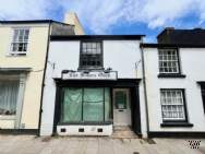 Main Photo of a 3 bedroom  Terraced House for sale