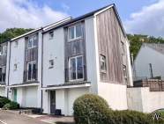 Main Photo of a 3 bedroom  End of Terrace House for sale