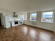 Main Photo of a 2 bedroom  Flat to rent