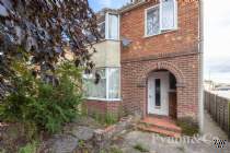 Main Photo of a 2 bedroom  Detached House for sale