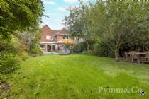 Main Photo of a 4 bedroom  Detached House for sale