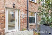 Main Photo of a 1 bedroom  Flat for sale
