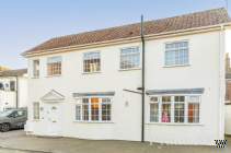 Main Photo of a 5 bedroom  Detached House for sale