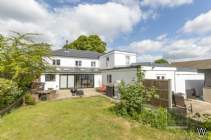 Main Photo of a 7 bedroom  Detached House for sale