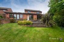 Main Photo of a 4 bedroom  Detached House for sale