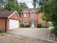 Main Photo of a 4 bedroom  Detached House for sale