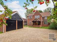 Main Photo of a 5 bedroom  Detached House for sale