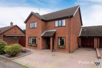 Main Photo of a 4 bedroom  Detached House for sale