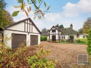 Main Photo of a 5 bedroom  Detached House for sale