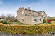 Main Photo of a 3 bedroom  Link Detached House for sale