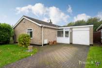 Main Photo of a 3 bedroom  Detached Bungalow for sale