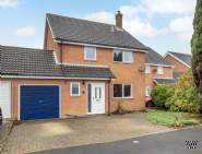 Main Photo of a 4 bedroom  Link Detached House for sale