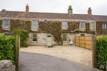 Main Photo of a 4 bedroom  House to rent