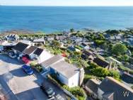 Main Photo of a 5 bedroom  Detached House for sale