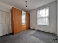 Main Photo of a 3 bedroom  Flat to rent