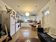 Main Photo of a 2 bedroom  Flat to rent