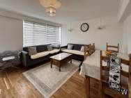 Main Photo of a 3 bedroom  Maisonette to rent
