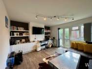 Main Photo of a 2 bedroom  Flat to rent