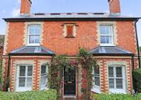 Main Photo of a 5 bedroom  Detached House for sale