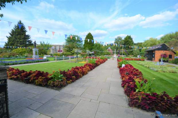 Main Photo