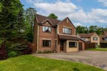 Main Photo of a 4 bedroom  Detached House for sale