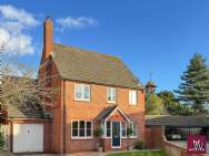 Main Photo of a 4 bedroom  Detached House for sale