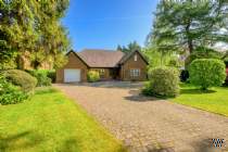 Main Photo of a 3 bedroom  Detached House for sale