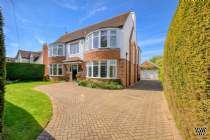 Main Photo of a 5 bedroom  Detached House for sale
