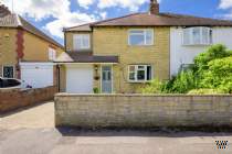 Main Photo of a 4 bedroom  Semi Detached House for sale