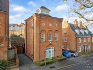 Main Photo of a 3 bedroom  Detached House for sale