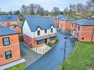 Main Photo of a 5 bedroom  Detached House for sale