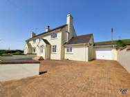 Main Photo of a 4 bedroom  Semi Detached House for sale