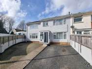 Main Photo of a 5 bedroom  End of Terrace House for sale