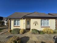 Main Photo of a 3 bedroom  Bungalow for sale