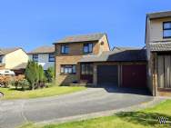Main Photo of a 3 bedroom  Link Detached House for sale