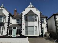 Main Photo of a 4 bedroom  Semi Detached House for sale