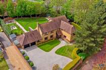 Main Photo of a 5 bedroom  Detached House for sale