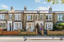 Main Photo of a 3 bedroom  House for sale